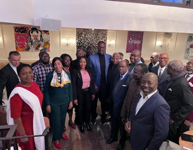 Paris le 11 février 2023-1ère rencontre de Concorde Nationale avec le ministre Tidjane Thiam